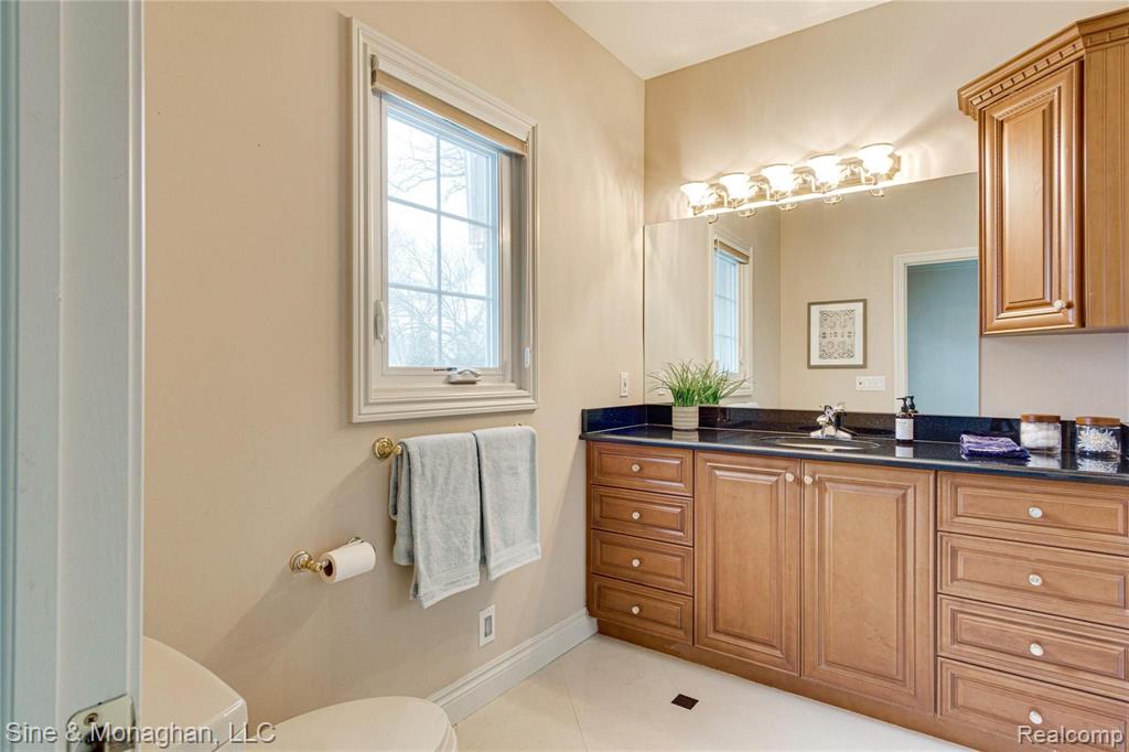 45 Roslyn Road Grosse Pointe Shores, MI 48236 - Photo 50 of 88