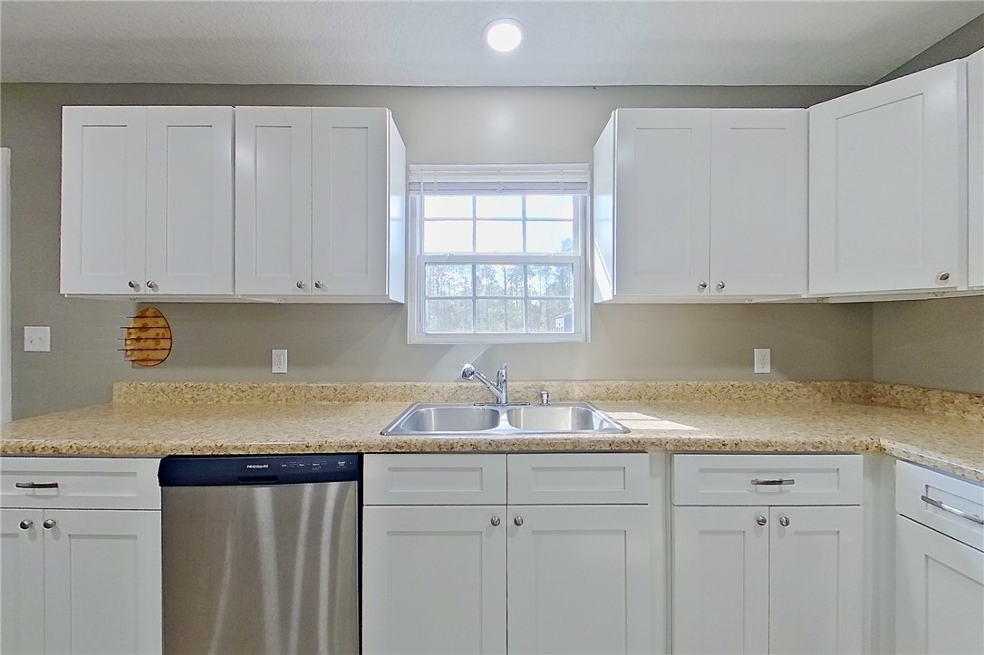 619 Red Hawk Drive Waycross, GA 31503 - Photo 11 of 47