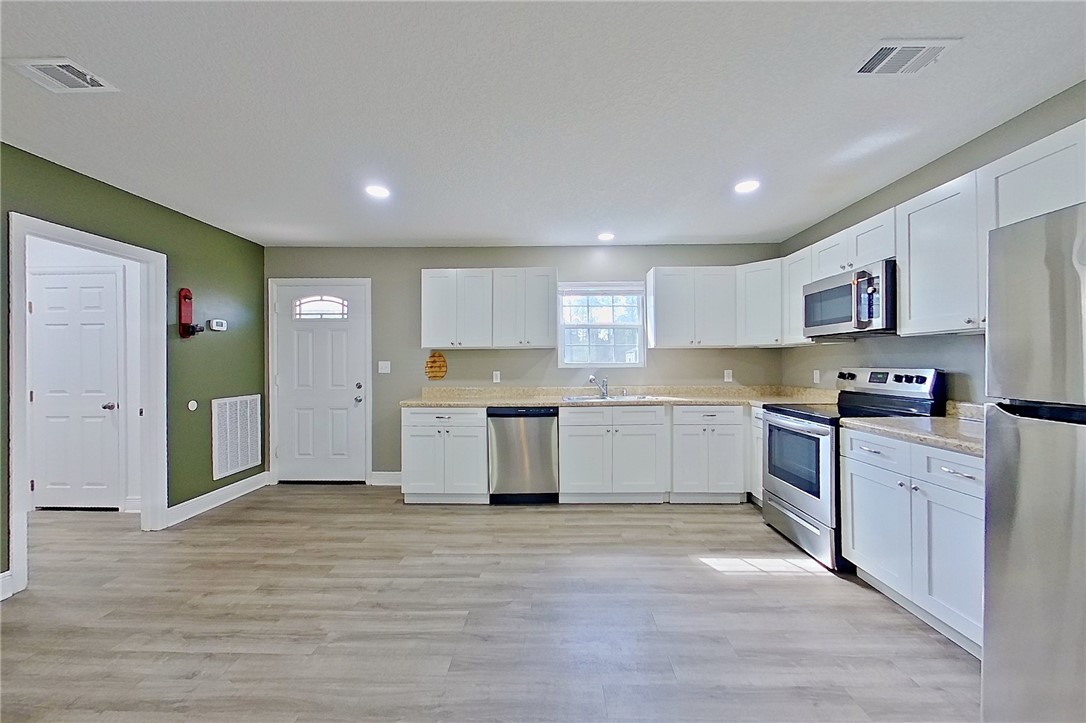 619 Red Hawk Drive Waycross, GA 31503 - Photo 9 of 47