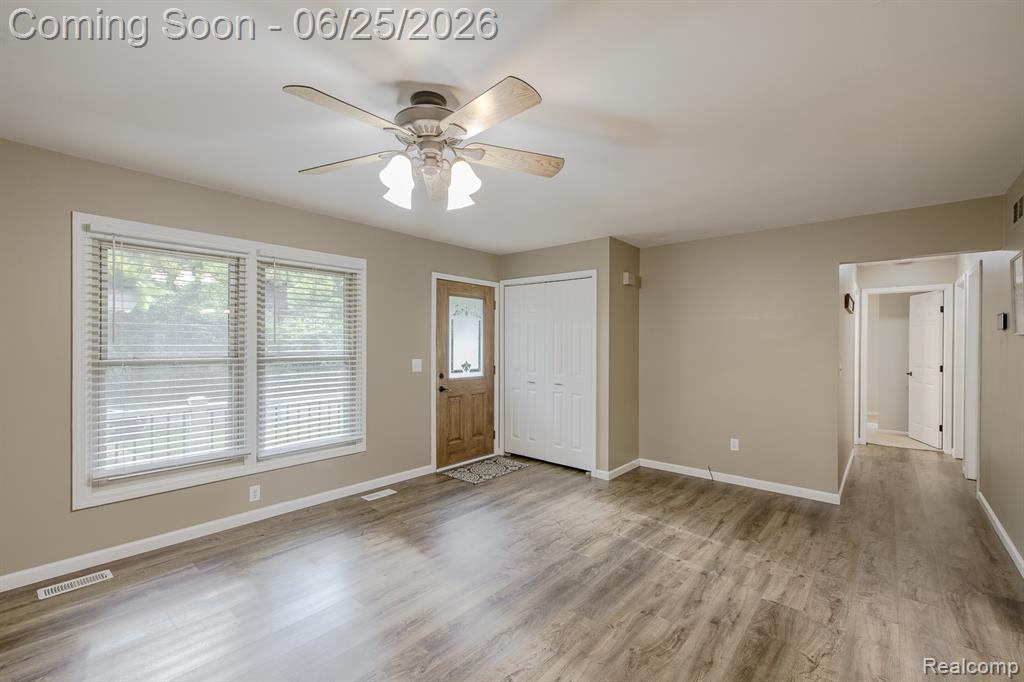 1665 Rosedale Street West Bloomfield, MI 48324 - Photo 8 of 40