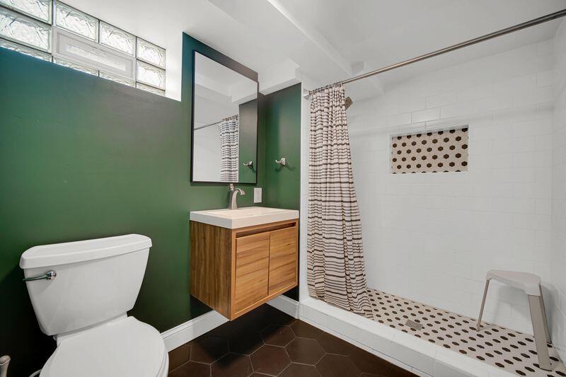 8224 Beech Avenue Munster, IN 46321 - Photo 12 of 29 800x533