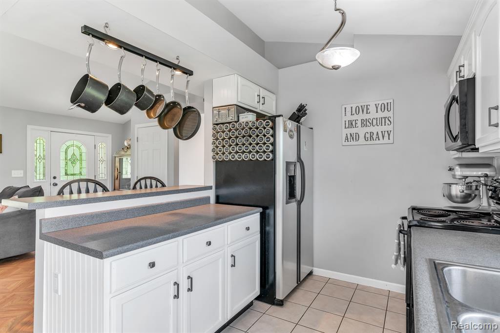 14278 McCaslin Lake Road Linden, MI 48451 - Photo 14 of 48 Gallery Image 14