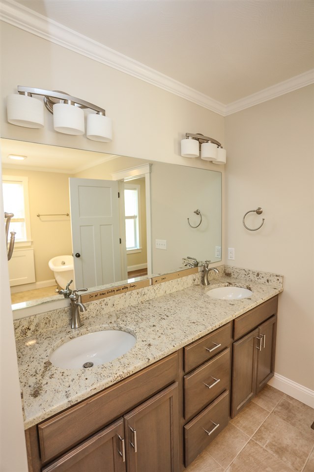 33 Pulpit Road, Unit 1638118 Bedford, NH 03110 - Photo 28 of 34 Gallery Image 28
