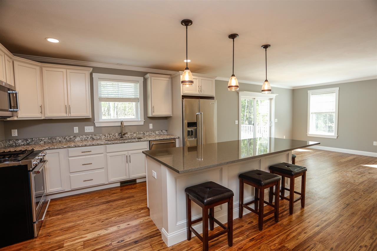 33 Pulpit Road, Unit 1638118 Bedford, NH 03110 - Photo 5 of 34 Gallery Image 5