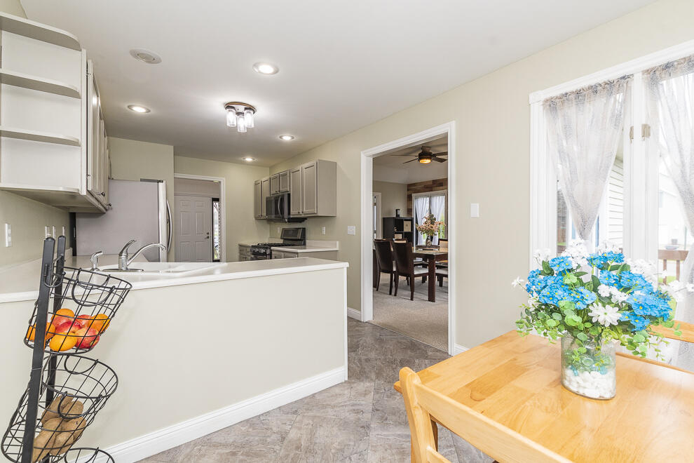 908 Stafford Road Kalamazoo, MI 49006 - Photo 15 of 46 RN5_7125
