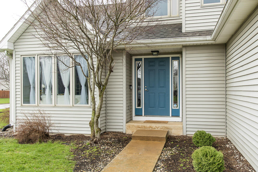 908 Stafford Road Kalamazoo, MI 49006 - Photo 2 of 46 DSC_4219
