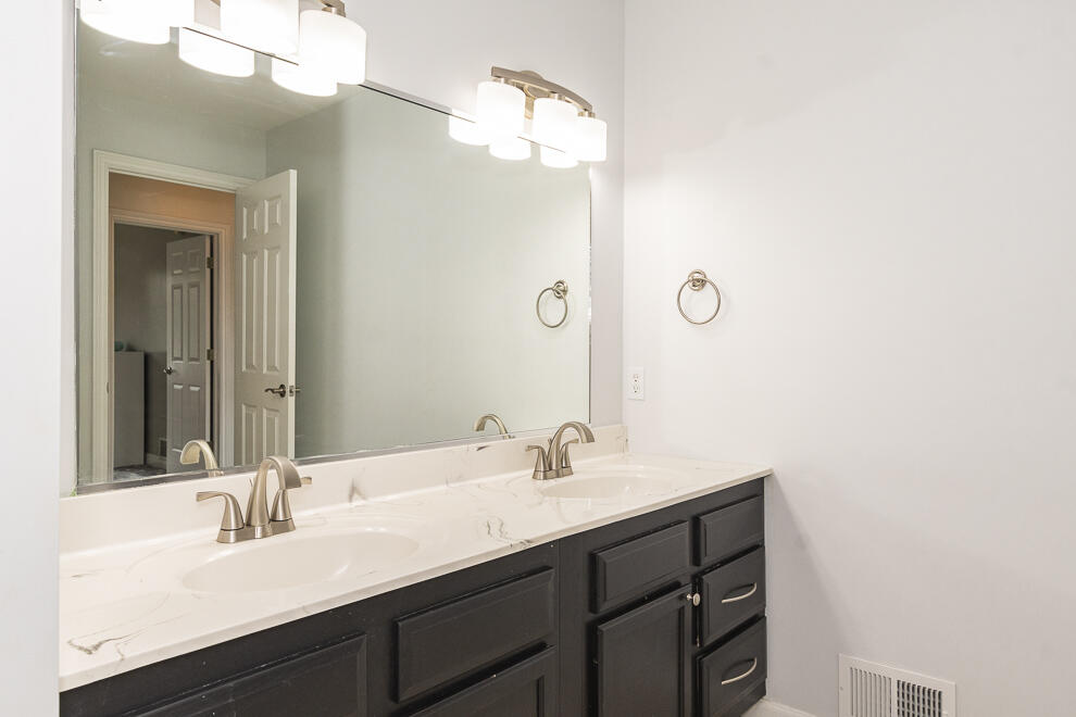 908 Stafford Road Kalamazoo, MI 49006 - Photo 31 of 46 RN5_7141