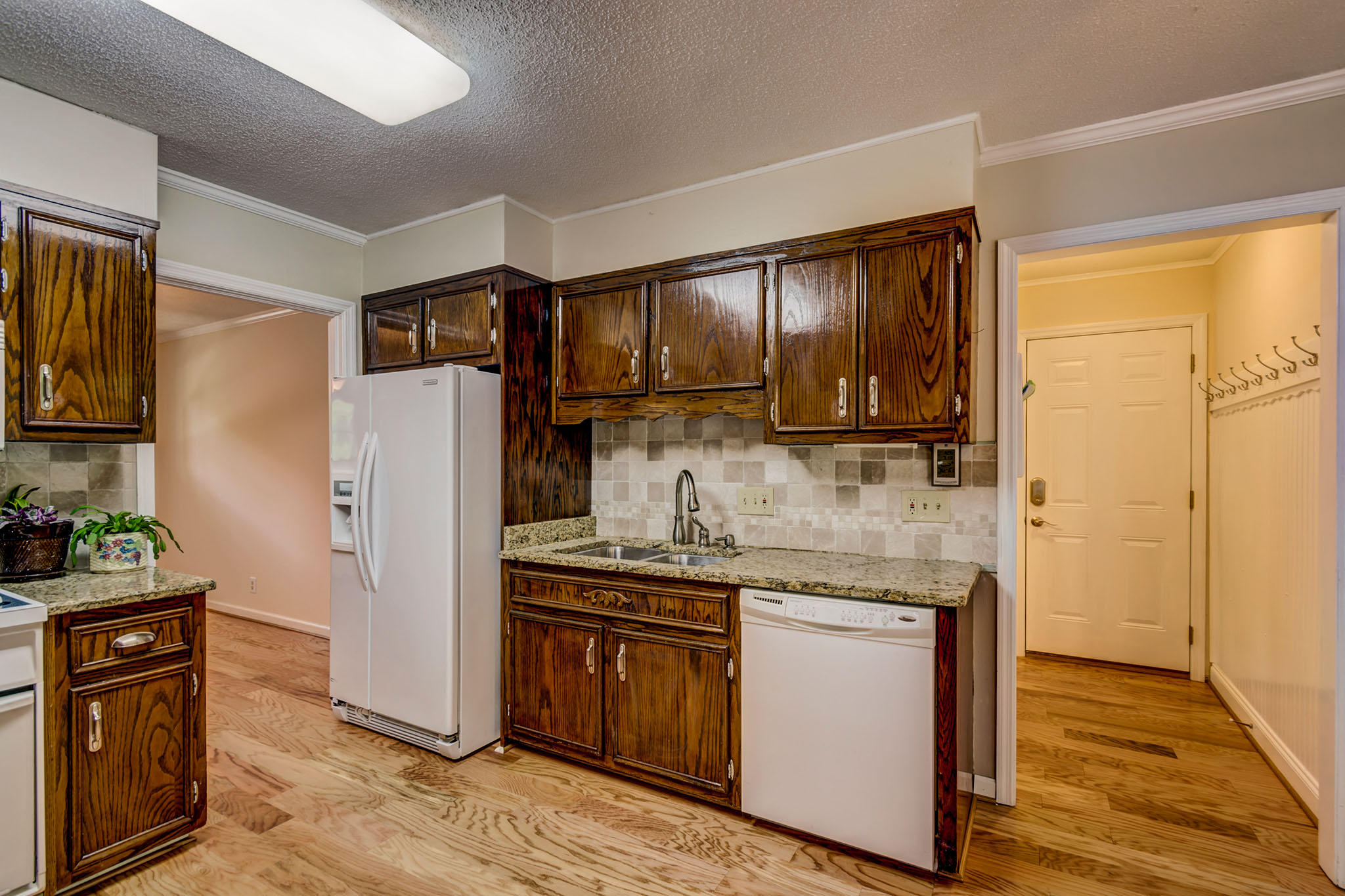 100 Hardwick Place Oak Ridge, TN 37830 - Photo 7 of 42 100_Hardwick_109
