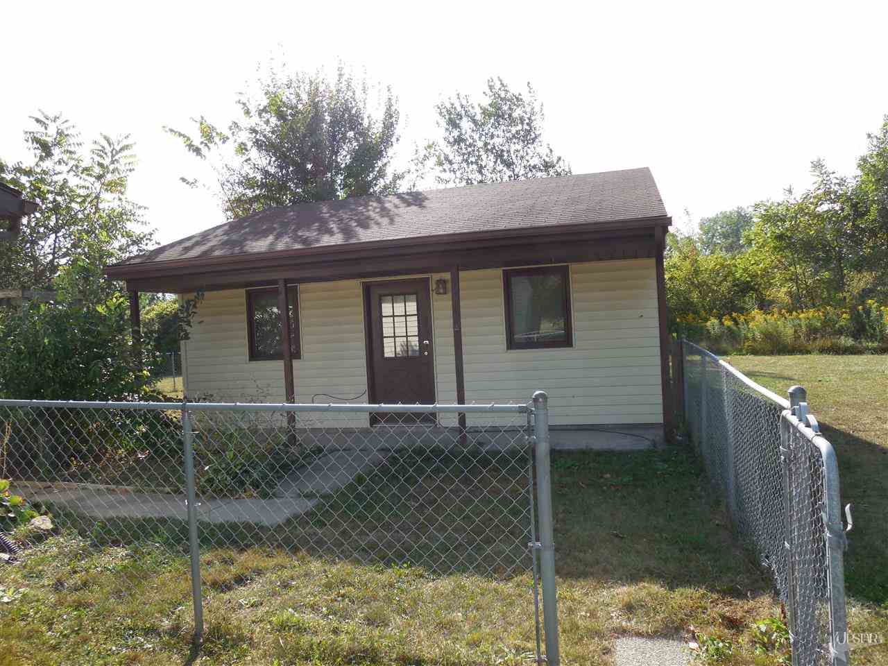 710 South Federal Avenue Butler, IN 46721 - Photo 4 of 10 Gallery Image 4