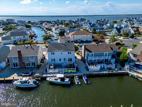 $1,950,000 | 308 Cove Drive, Mantoloking, NJ 08738