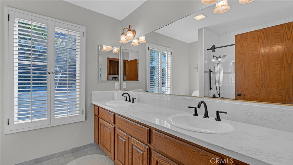 2162 Cumberland Road Glendora, CA 91741 - Photo 17 of 38 Bathroom 2