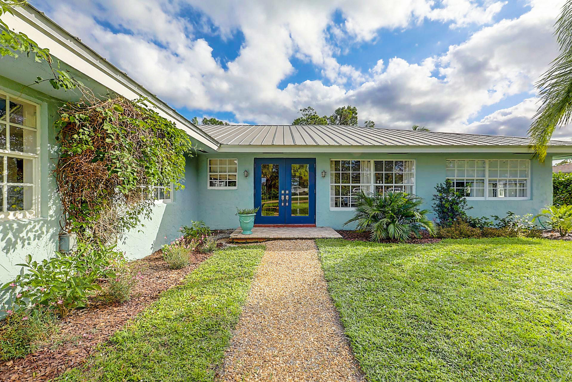 1540 Northwest Britt Road Stuart, FL 34994 - Photo 2 of 40 80F8CC0D-A119-4561-ABAB-0E1DEBCCA992