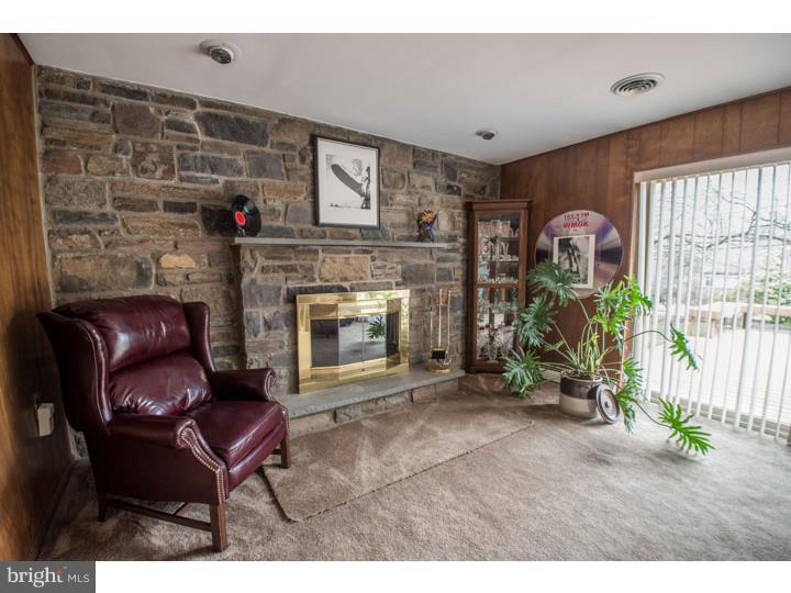 1465 Autumn Road Rydal, PA 19046 - Photo 17 of 24 Family Room