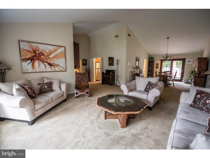 1465 Autumn Road Rydal, PA 19046 - Photo 3 of 24 Living Room
