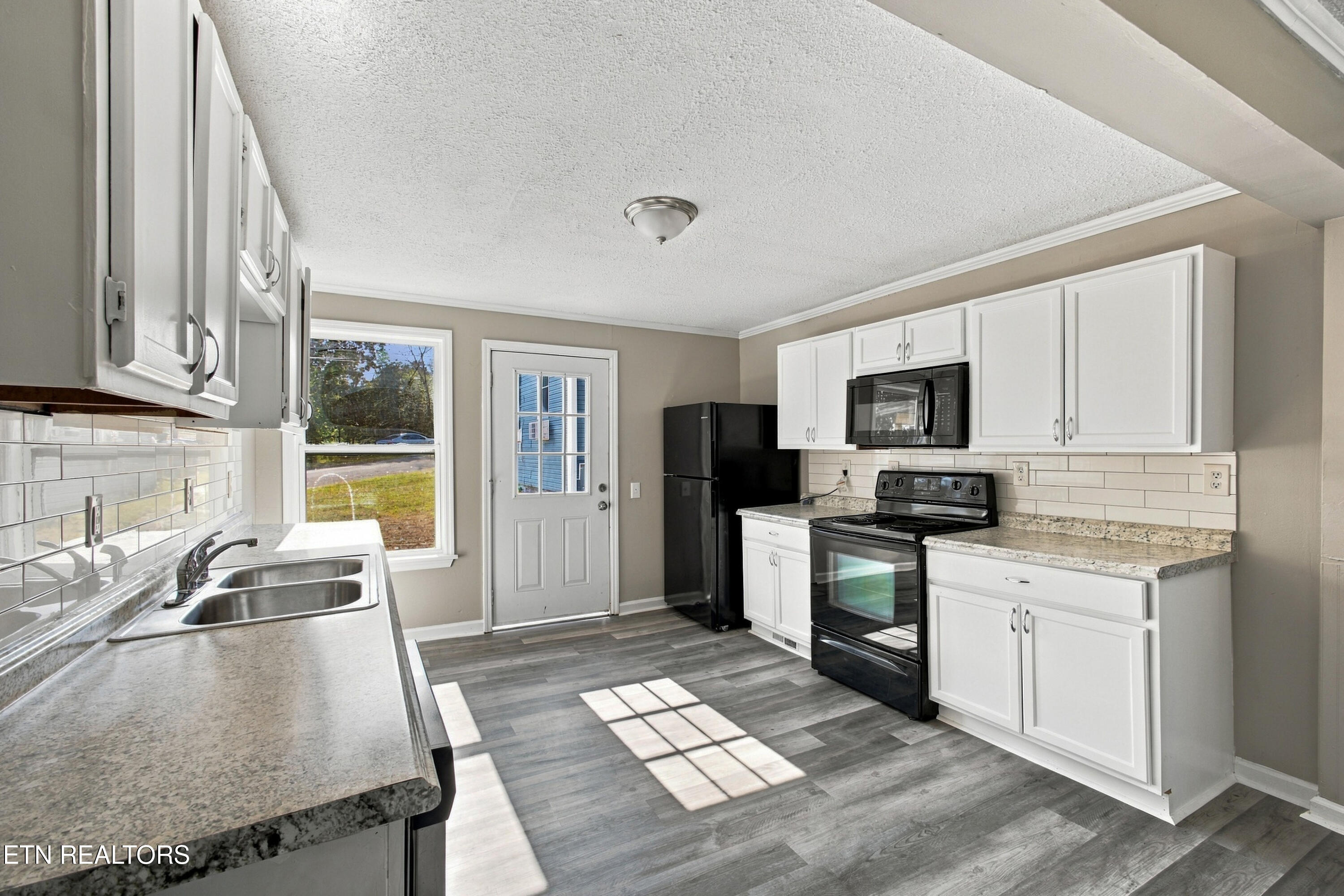 127 Jarrett Lane Oak Ridge, TN 37830 - Photo 16 of 28 1000-16