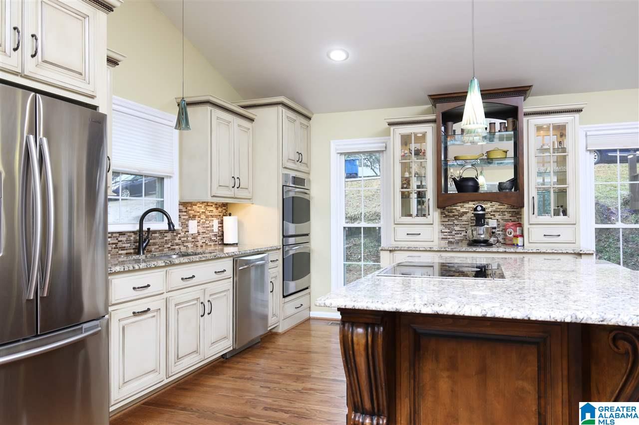 1444 Shades Crest Road Birmingham, AL 35226 - Photo 4 of 33