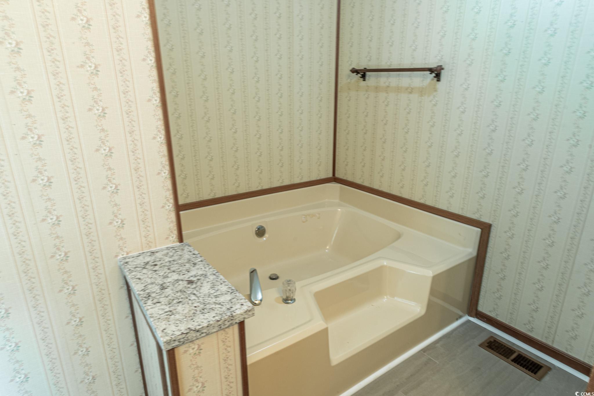 2150 Hazel Road Conway, SC 29526 - Photo 20 of 28 Bathroom featuring a bathing tub
