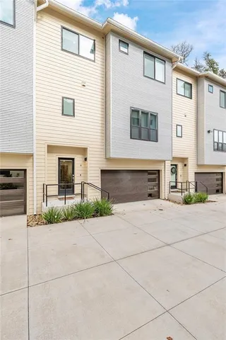 $789,000 | 2601 Southwest Williston Road, Unit 106, Gainesville, FL 32608