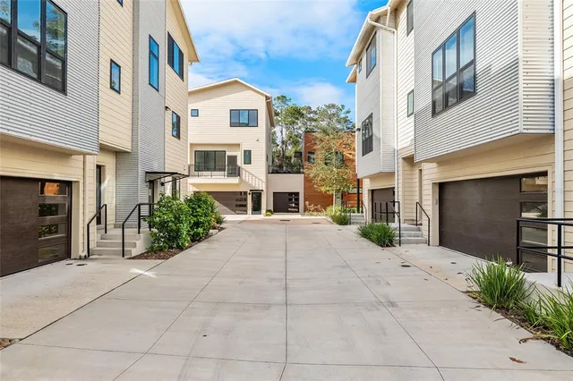 $789,000 | 2601 Southwest Williston Road, Unit 106, Gainesville, FL 32608