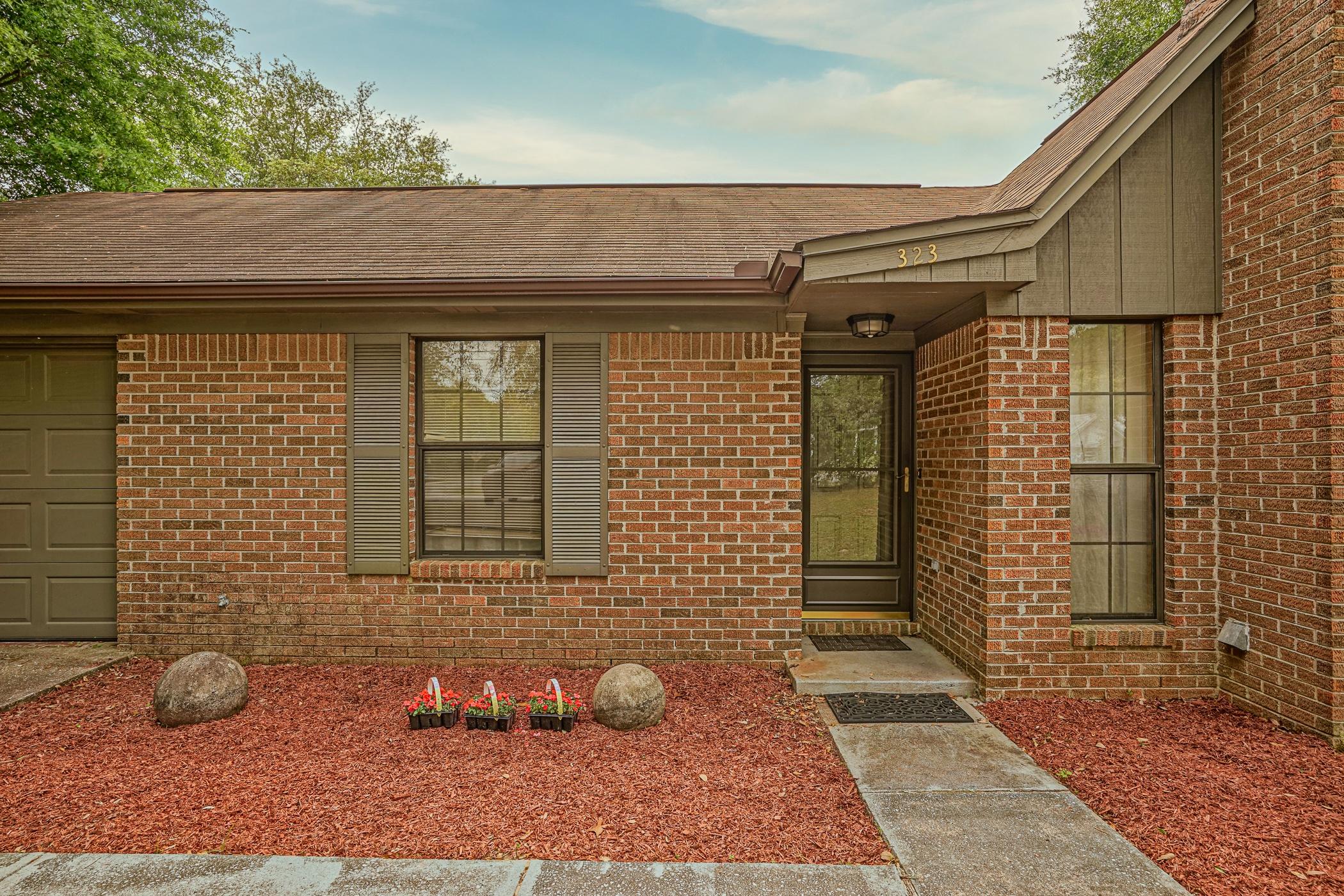 323 John King Road Crestview, FL 32539 - Photo 3 of 31 323 John King-5