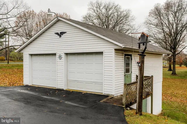 $200,000 | 555 Lincoln Drive, Wernersville, PA 19565