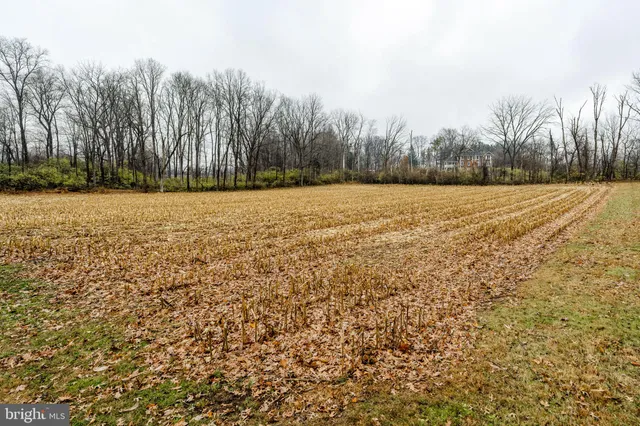 $200,000 | 555 Lincoln Drive, Wernersville, PA 19565