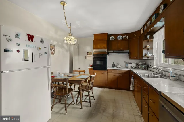 $200,000 | 555 Lincoln Drive, Wernersville, PA 19565