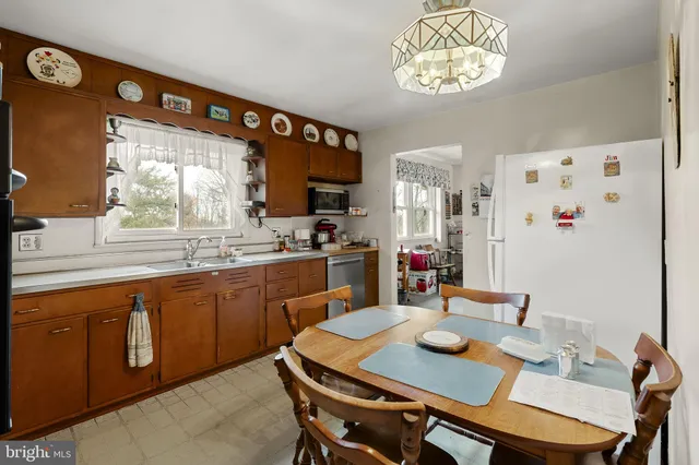 $200,000 | 555 Lincoln Drive, Wernersville, PA 19565