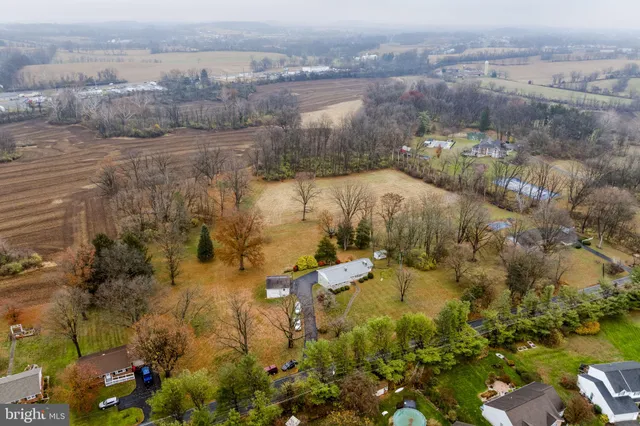 $200,000 | 555 Lincoln Drive, Wernersville, PA 19565