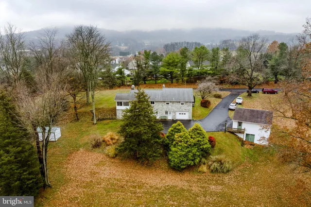 $200,000 | 555 Lincoln Drive, Wernersville, PA 19565