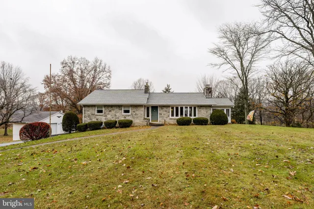$200,000 | 555 Lincoln Drive, Wernersville, PA 19565