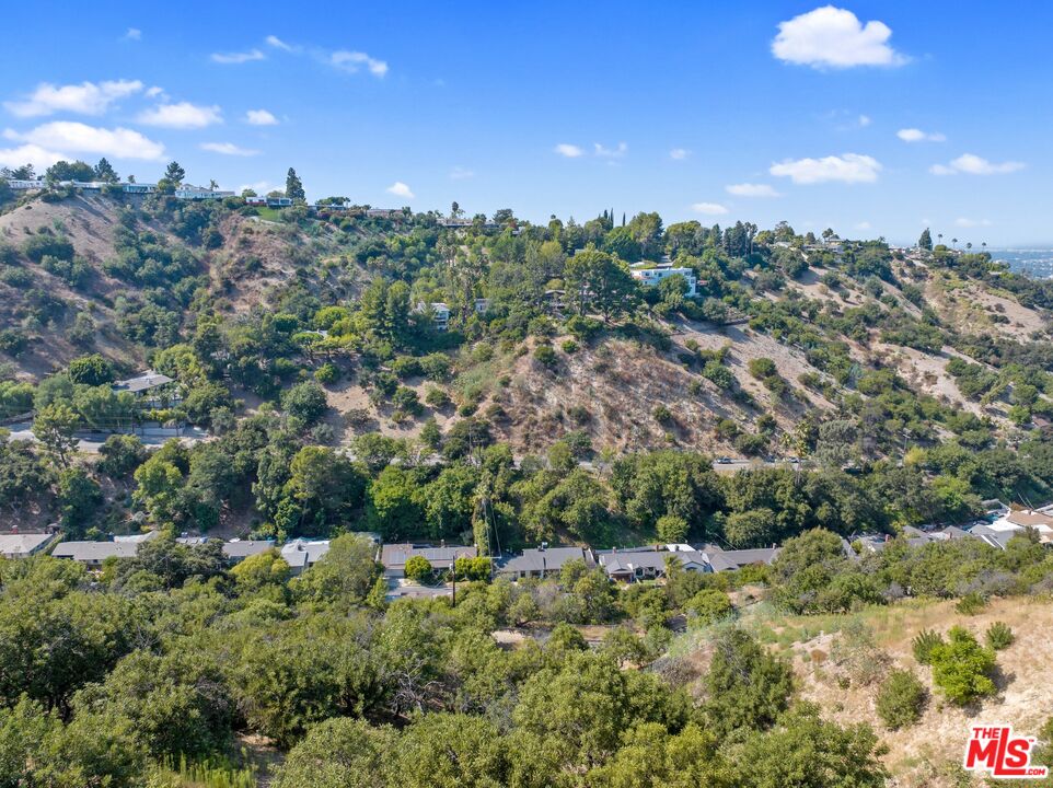 3664 Oakfield Drive Sherman Oaks, CA 91423 - Photo 7 of 17 a view of a city