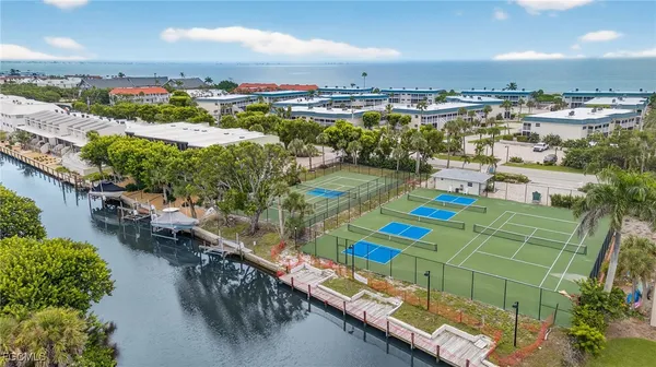 $599,000 | 827 East Gulf Drive, Unit J7, Sanibel, FL 33957