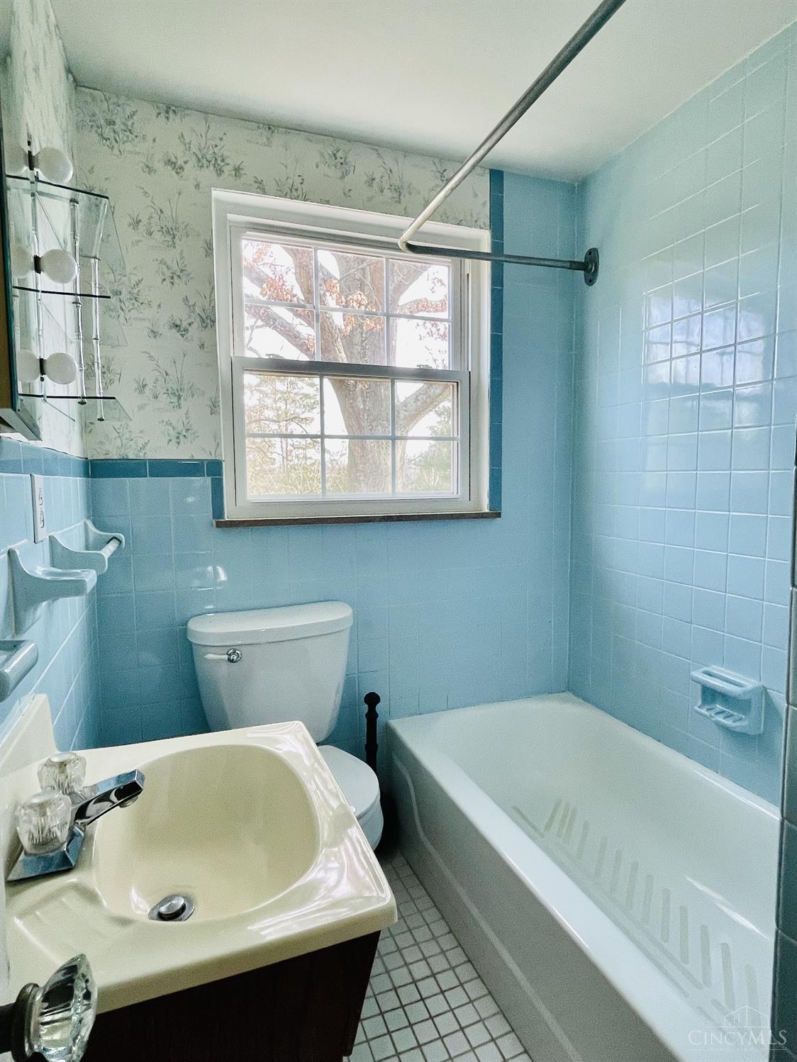 8718 Plainfield Road Cincinnati, OH 45236 - Photo 16 of 26 Gallery Image 16