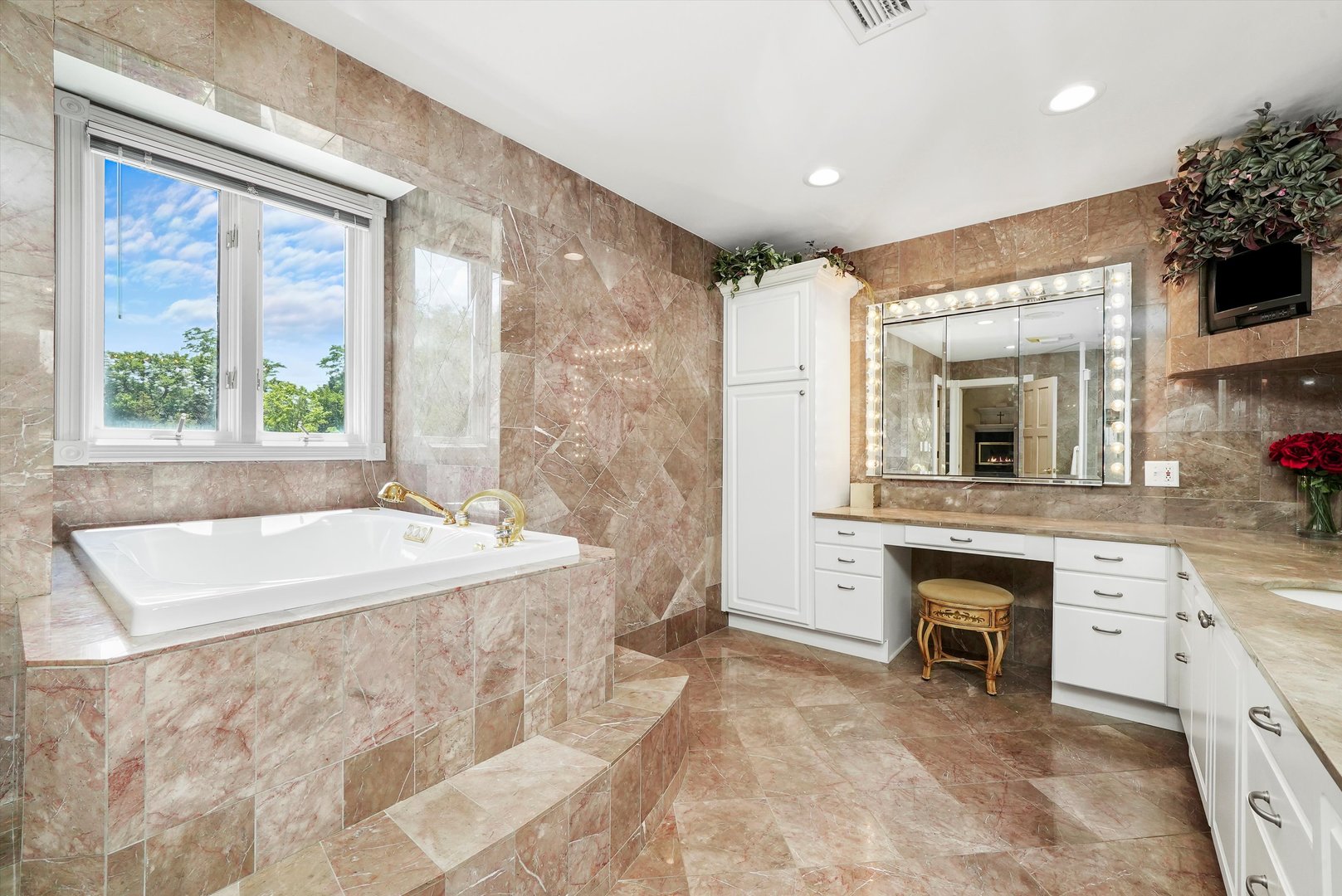 673 Milton Road Inverness, IL 60067 - Photo 65 of 125