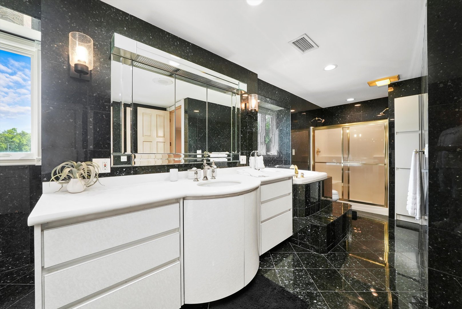 673 Milton Road Inverness, IL 60067 - Photo 77 of 125