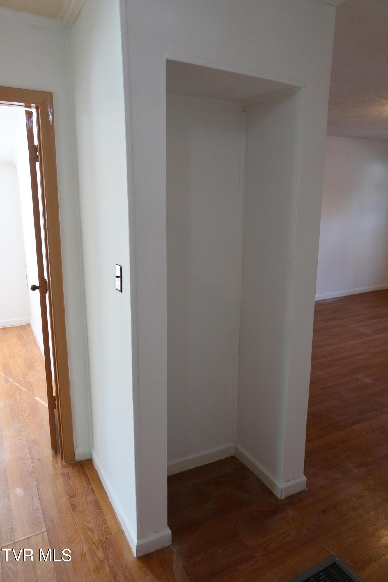 1602 Aaron Way Kingsport, TN 37664 - Photo 11 of 24 IMG_8047