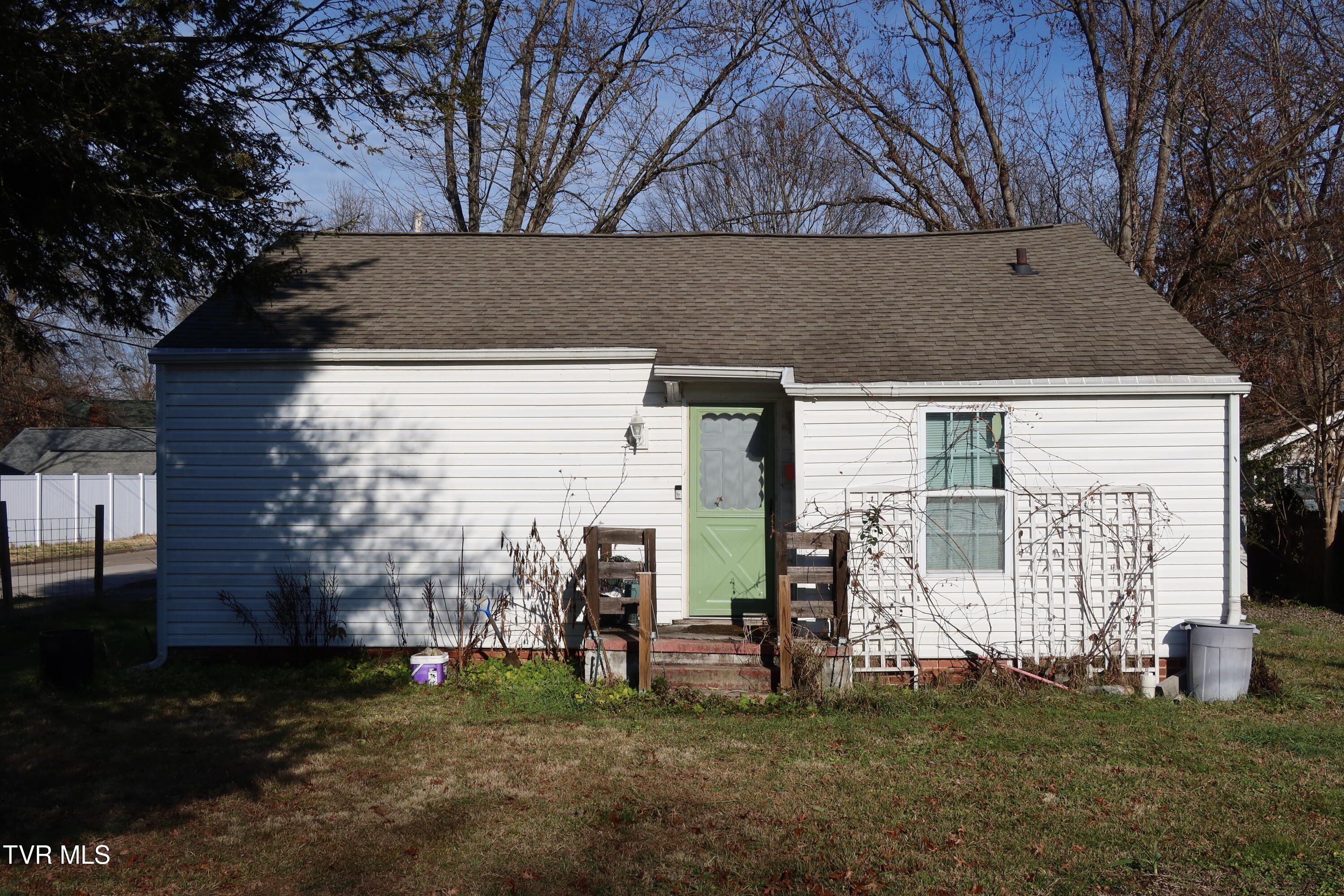 1602 Aaron Way Kingsport, TN 37664 - Photo 2 of 24 IMG_8063