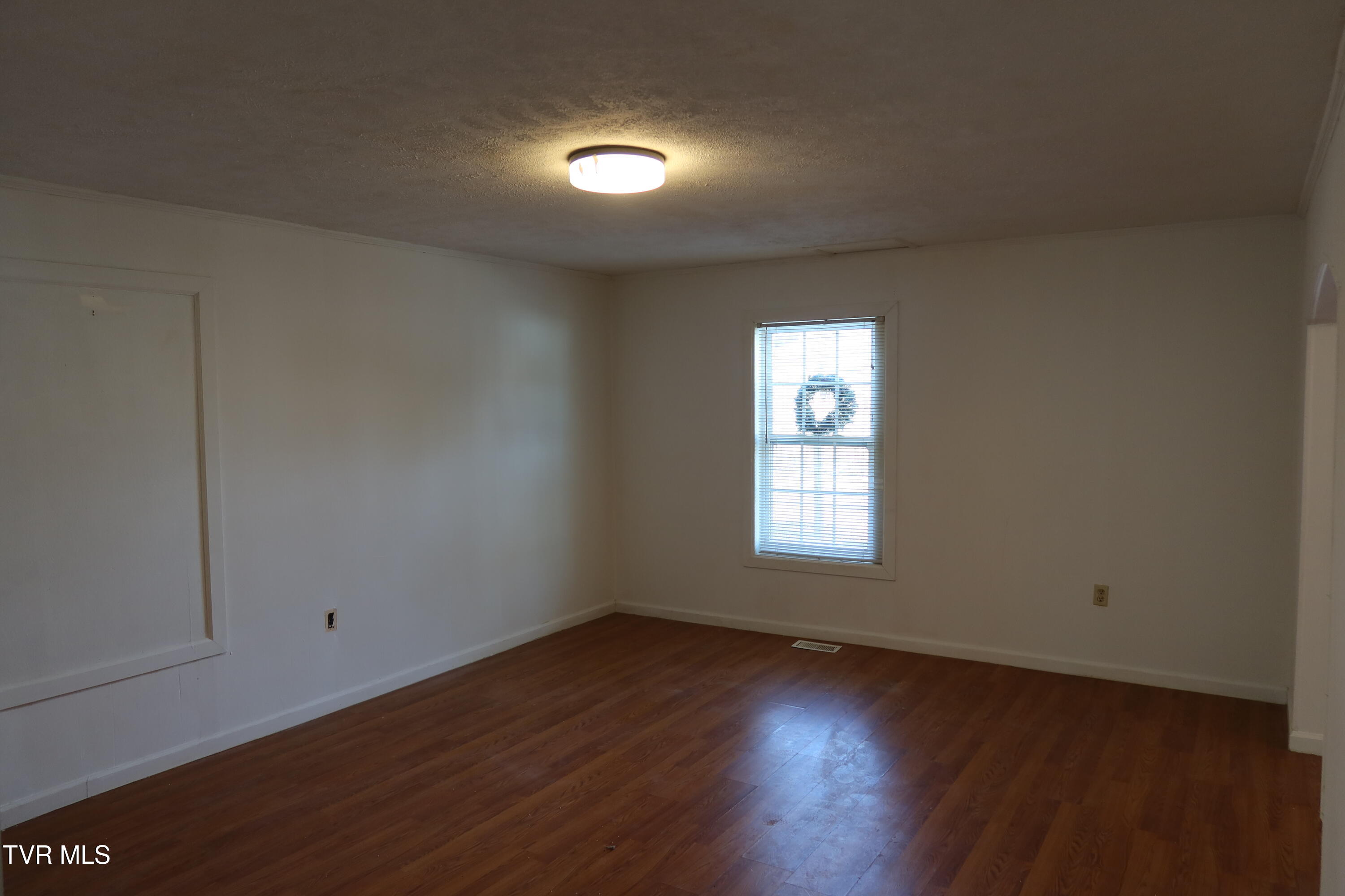 1602 Aaron Way Kingsport, TN 37664 - Photo 9 of 24 IMG_8056
