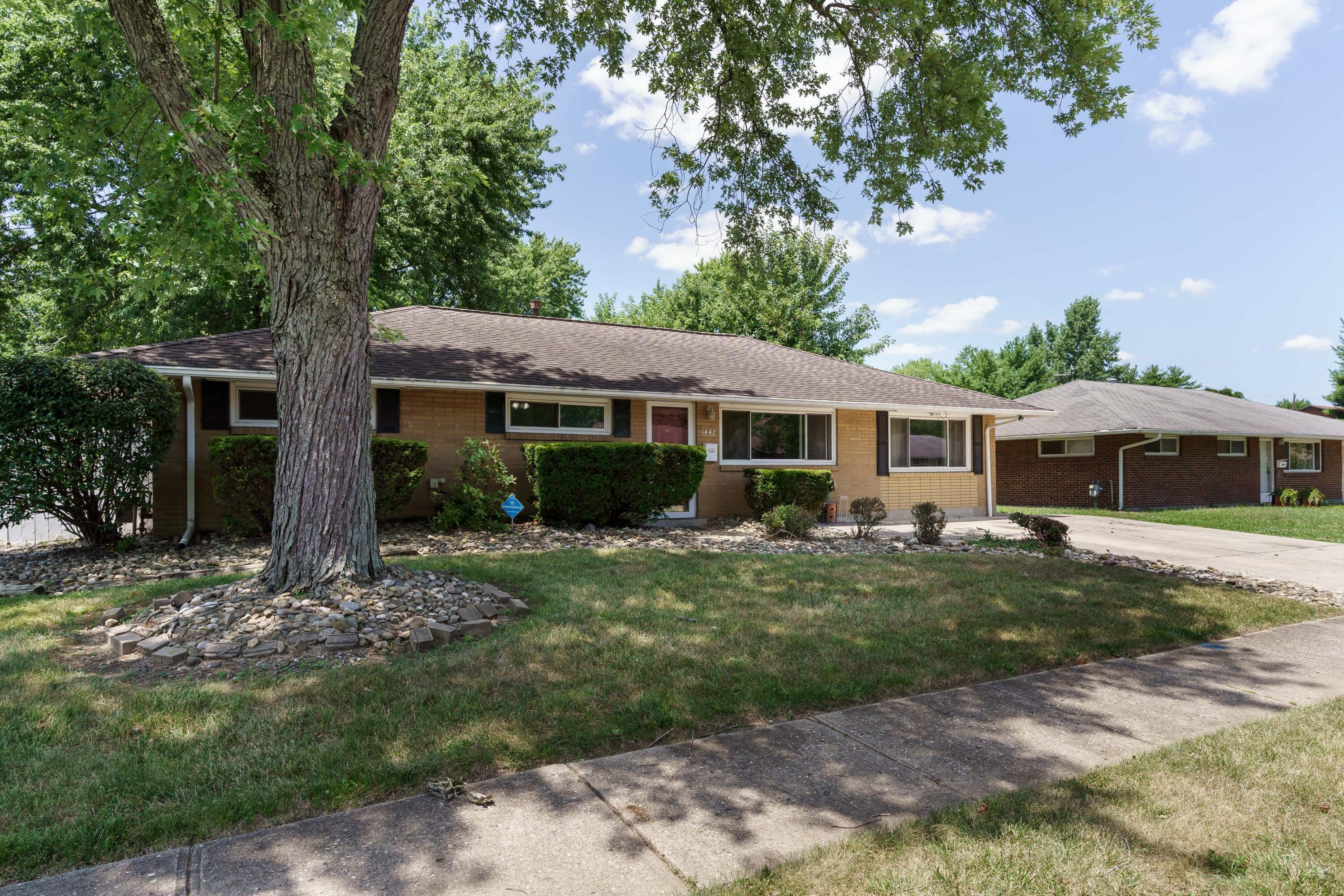 1447 Rosehill Road Reynoldsburg, OH 43068 - Photo 3 of 29 One story - no stairs!