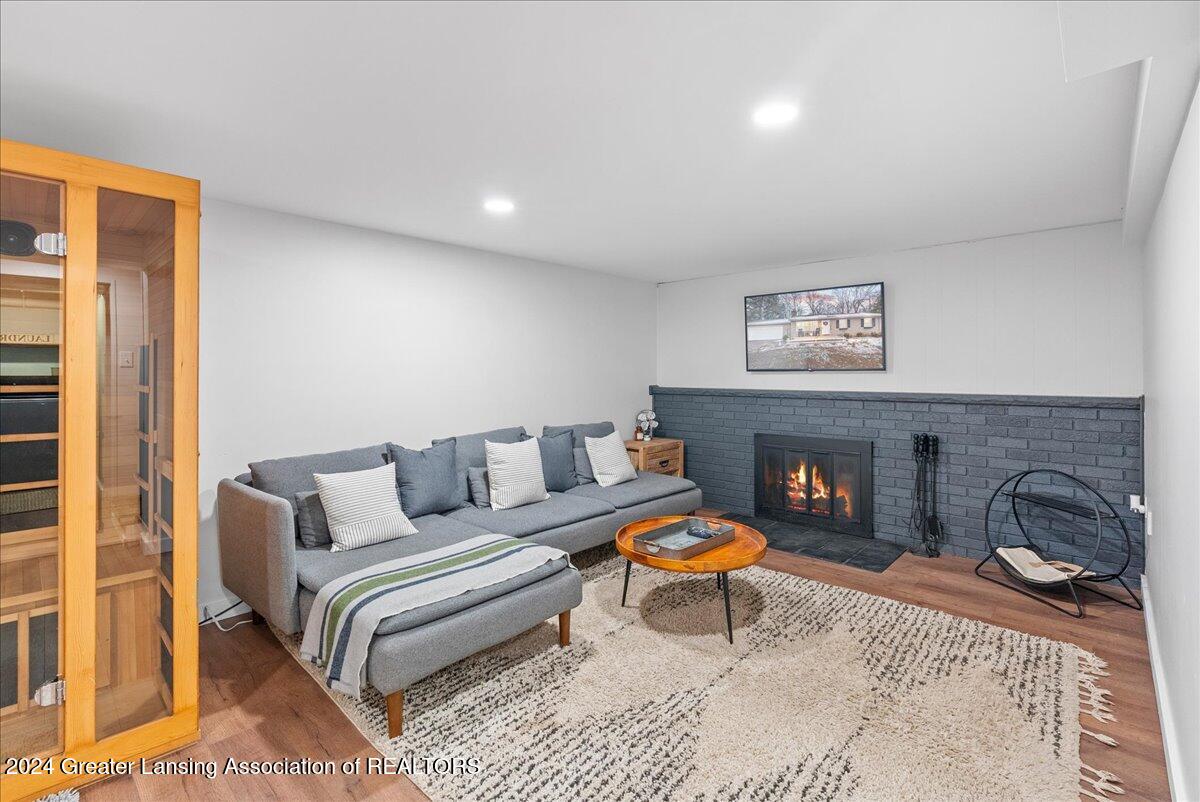 7402 Williamsburg Road Lansing, MI 48917 - Photo 21 of 29 26-Media Jett - 16