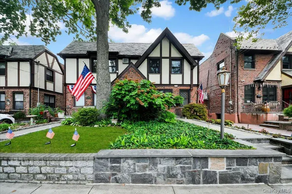 $849,000 | 1904 Tenbroeck Avenue | Morris Park