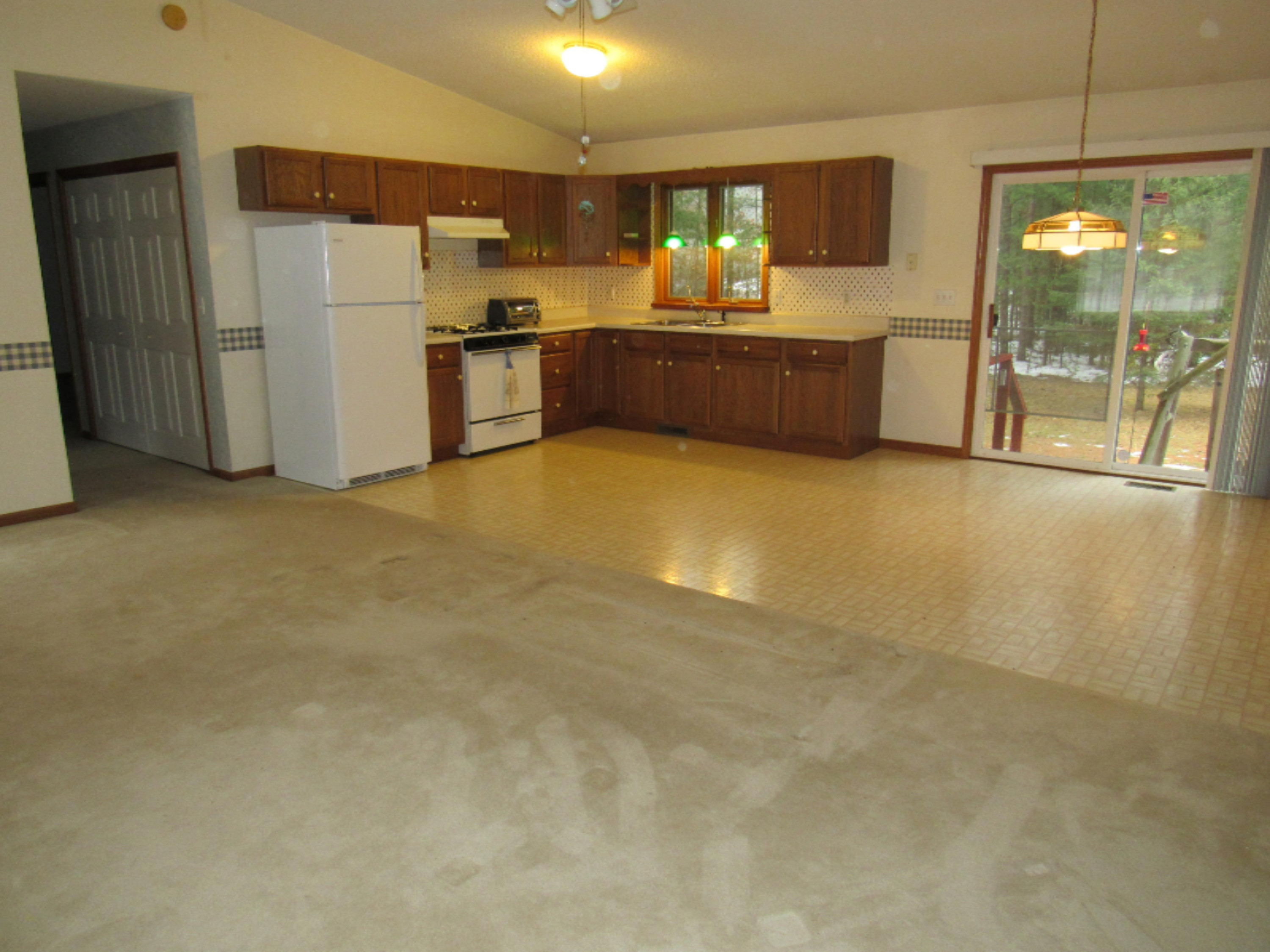 3958 Staple Road Muskegon, MI 49445 - Photo 5 of 18 Kitchen and Living Room