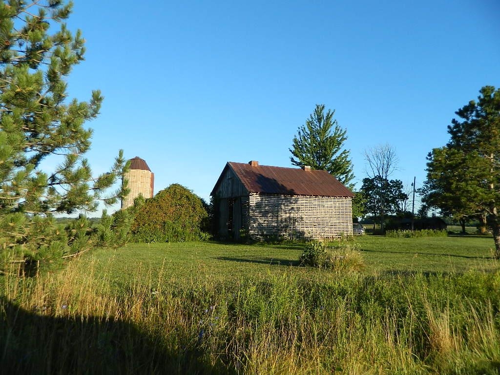 7877 North Shepherd Road Clare, MI 48617 - Photo 3 of 6 1903774-2.JPG