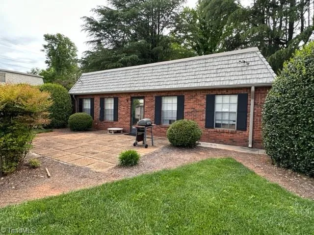 $995 | 3830 Country Club Road, Unit L, Winston-Salem, NC 27104