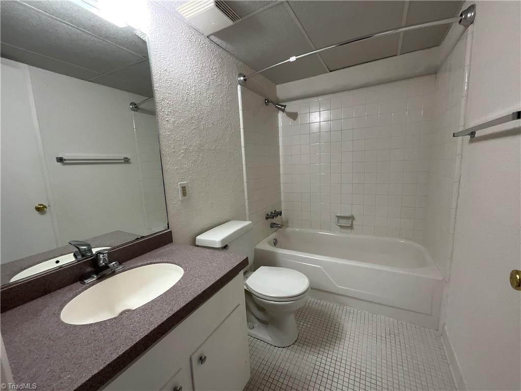 3830 Country Club Road, Unit L Winston-Salem, NC 27104 - Photo 12 of 14