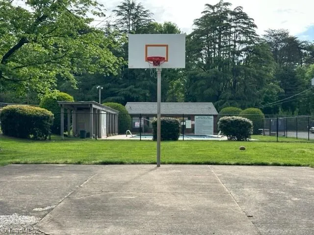 $995 | 3830 Country Club Road, Unit L, Winston-Salem, NC 27104