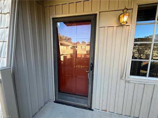 $995 | 3830 Country Club Road, Unit L, Winston-Salem, NC 27104