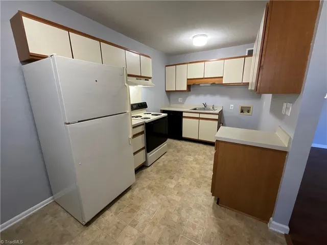 $995 | 3830 Country Club Road, Unit L, Winston-Salem, NC 27104