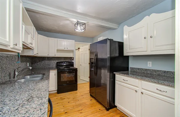 $1,695 | 15510 Cypress Garden Drive, Unit A, Tomball, TX 77377